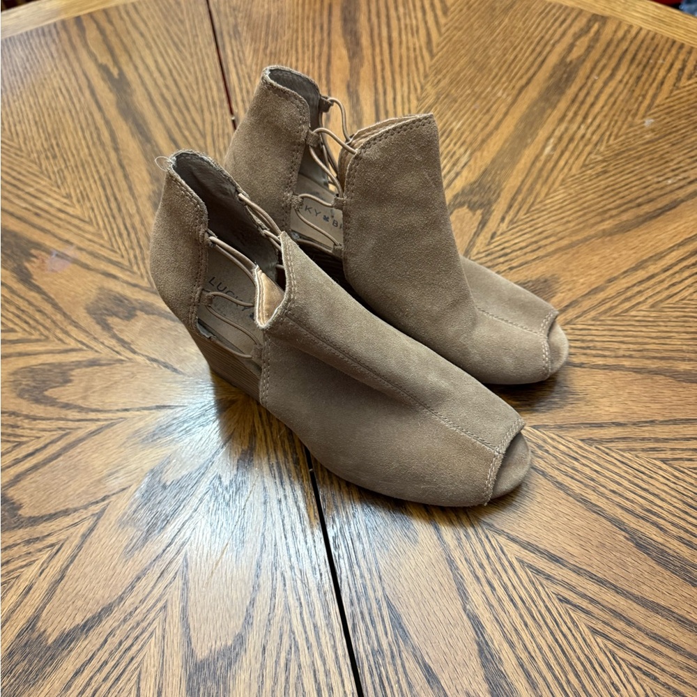 Lucky Brand Tan Ankle Boots with Chunky Heel
